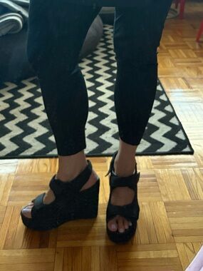Kendall & Kylie Black Platform Wedge Sandals